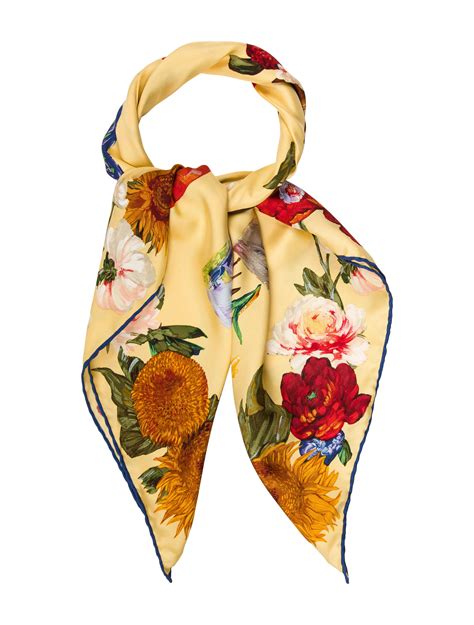 gucci silk scarves women.